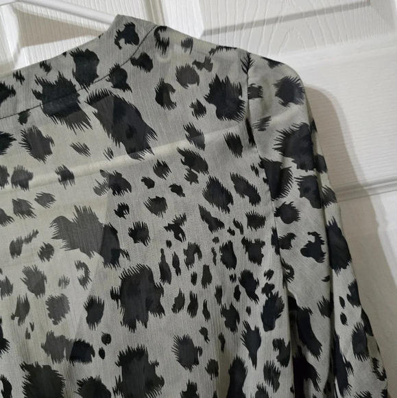 Isabella Rodriguez Sheer Smocked Cheetah Print Tie Front Cropped Blouse, EUC! - Picture 9 of 11